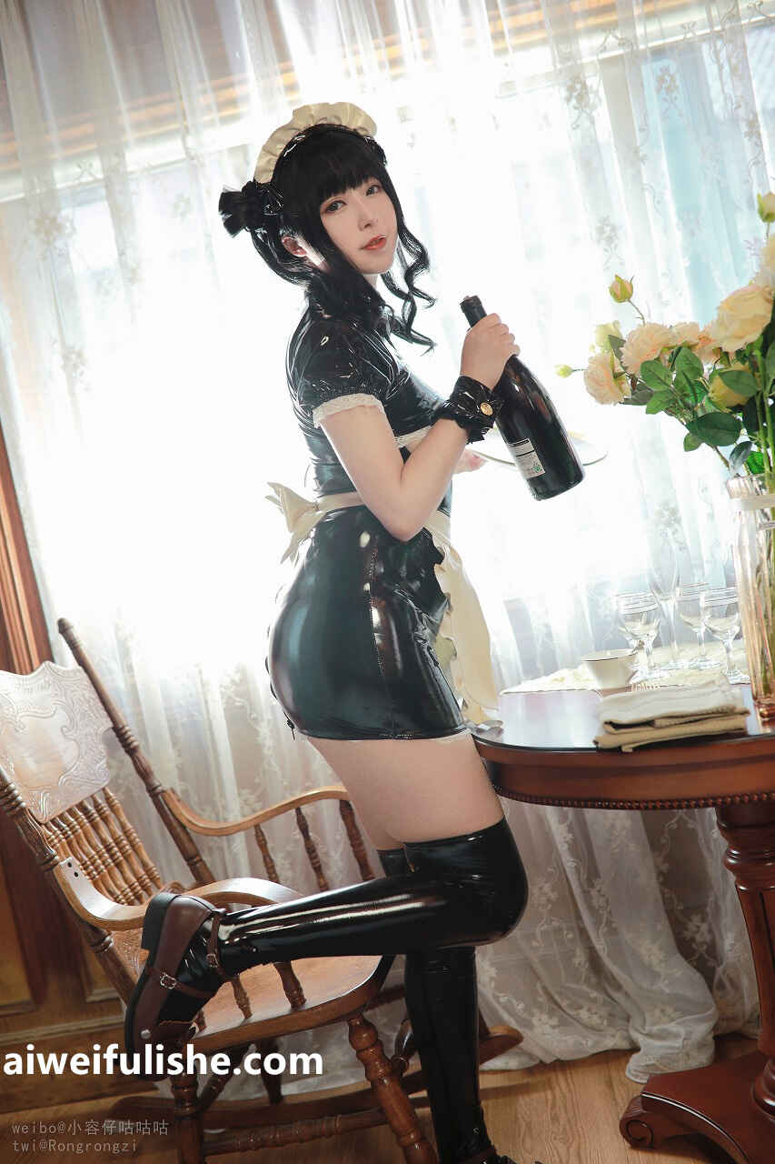 小容仔咕咕咕w- 南半球女仆 [38P1V-388MB] cosplay美女-第4张