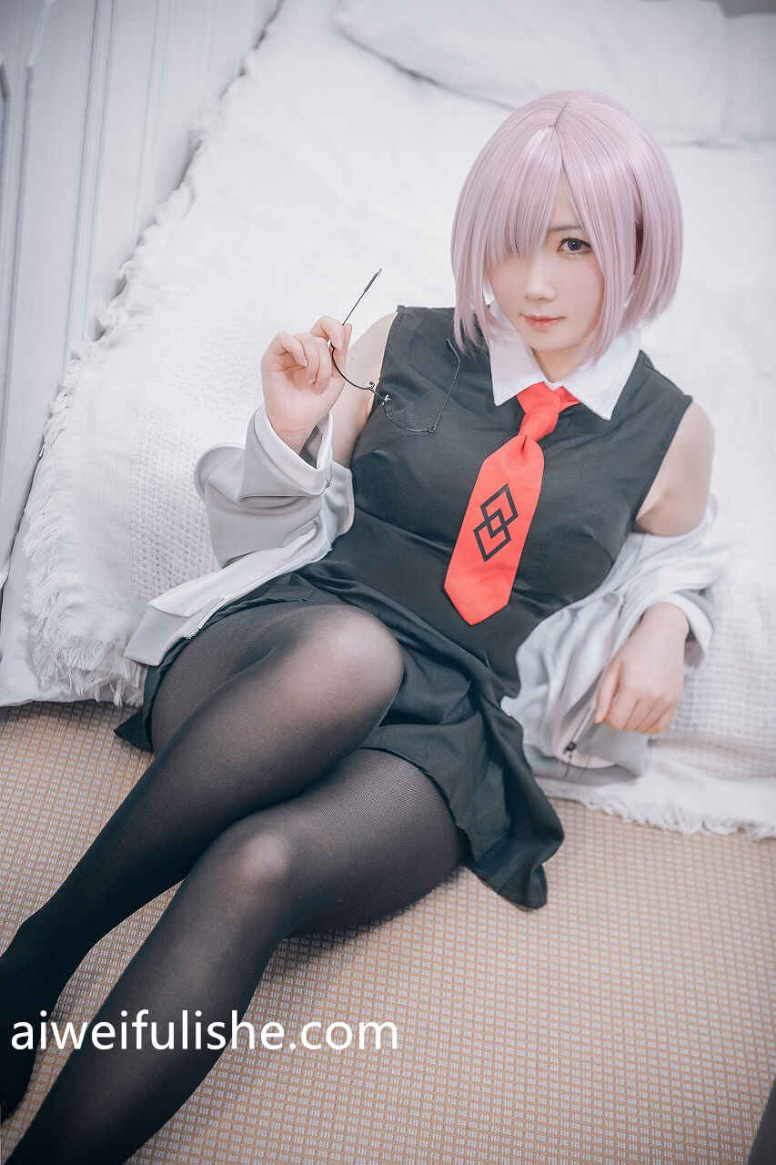 是本末末 - 玛修常服＆猫咪下着 [42P-72MB] cosplay美女-第2张