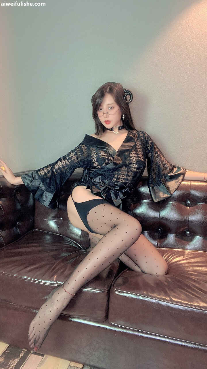 奈汐酱nice - 19号自拍本 夜 [65P1V-326MB] cosplay美女-第2张
