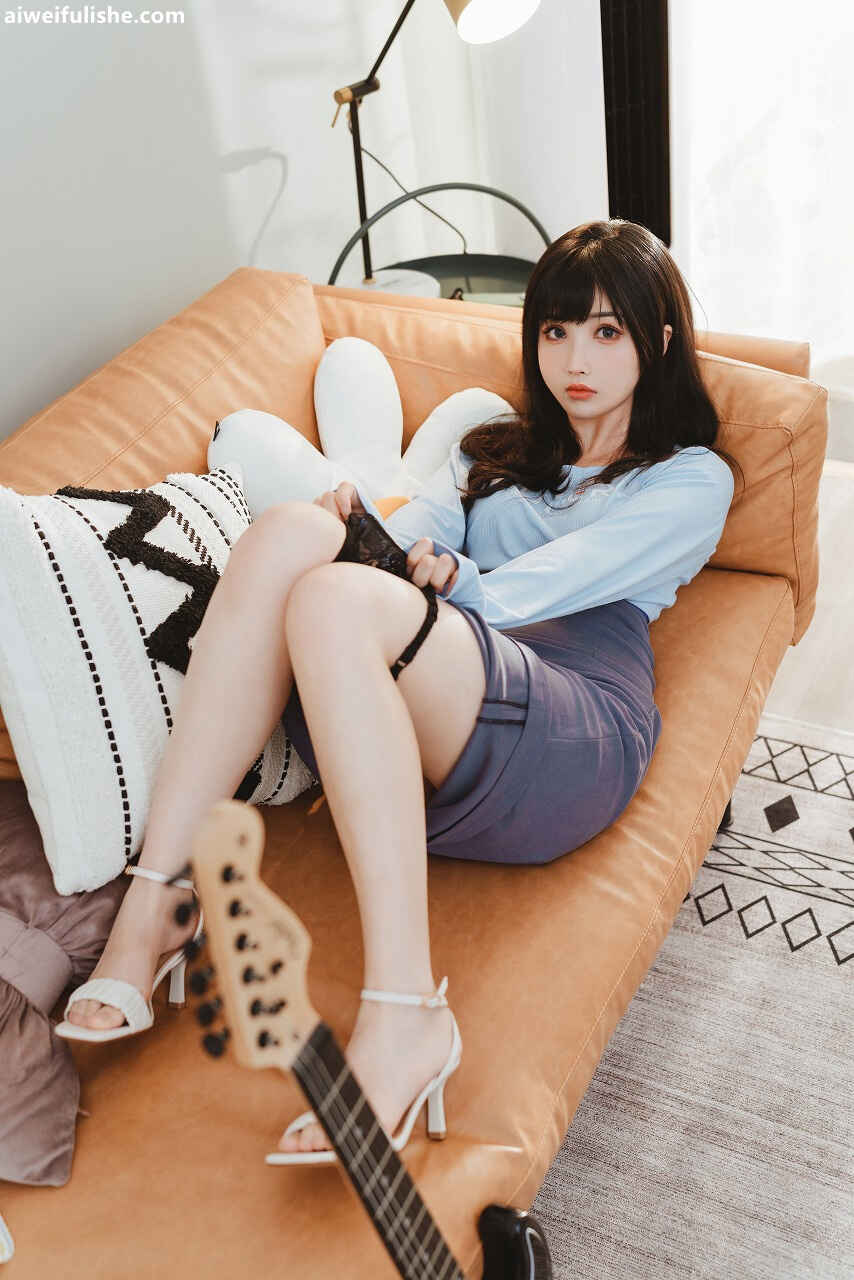 rioko凉凉子 - 吉他妹妹系带裙 [45P1V-1.26GB] cosplay美女-第2张