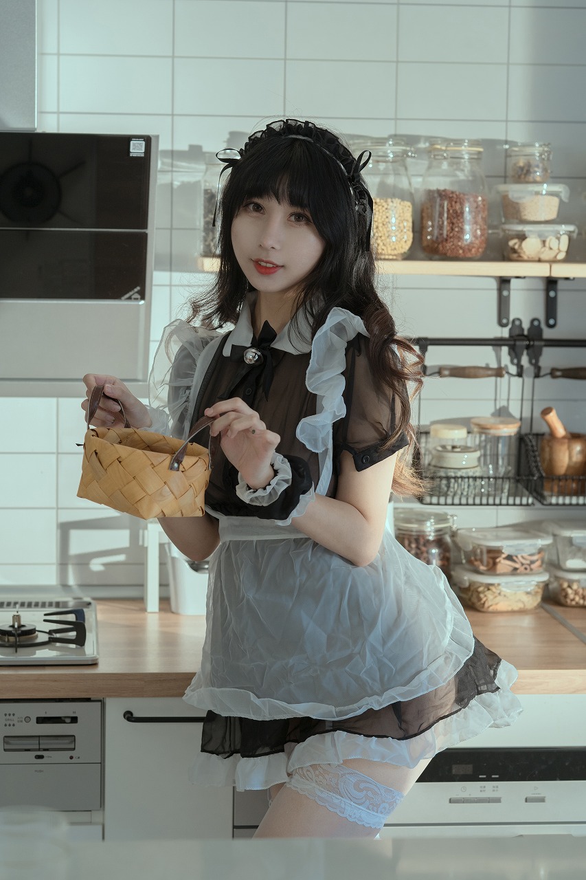 云溪溪-奶桃 女仆 [40P8V-603MB] cosplay美女-第2张