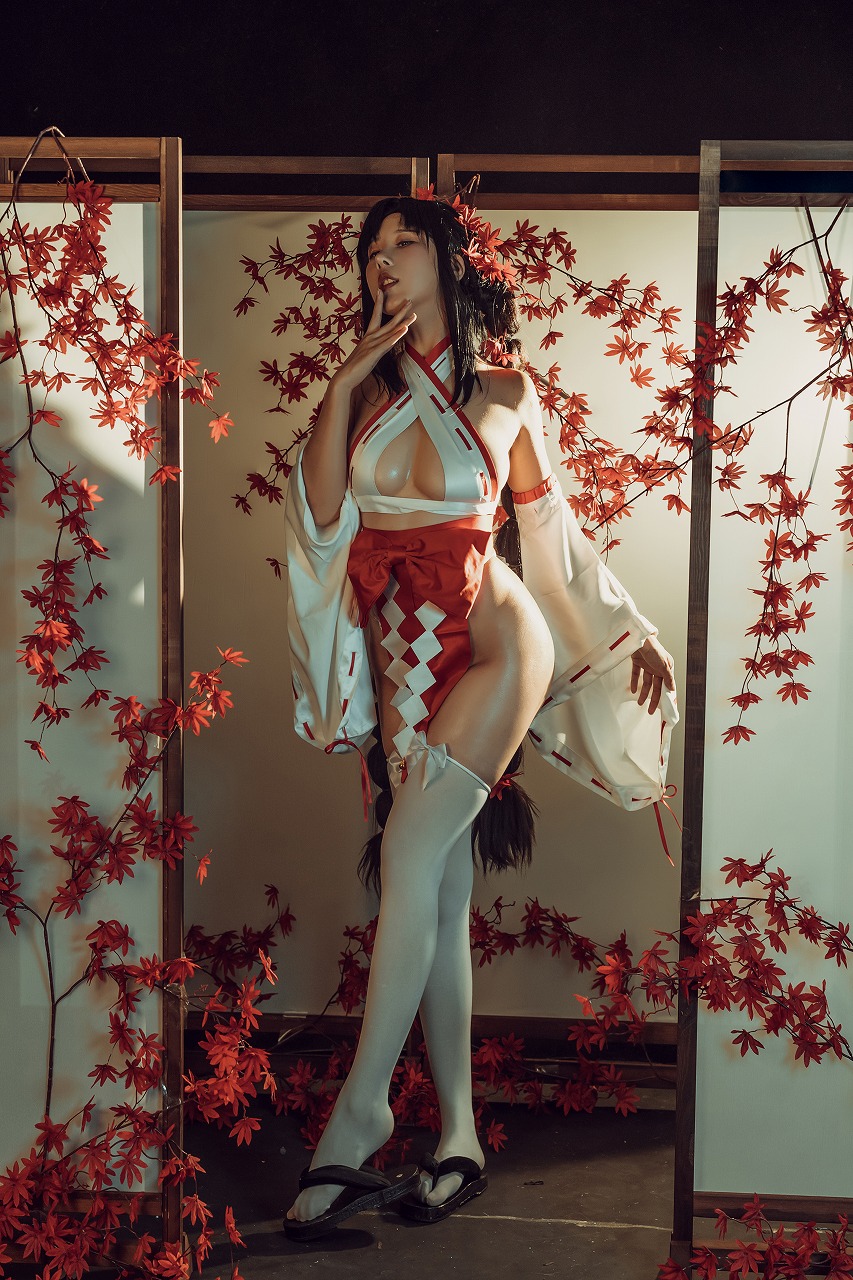 云溪溪 -奶桃 巫女 [43P-425MB] cosplay美女-第2张