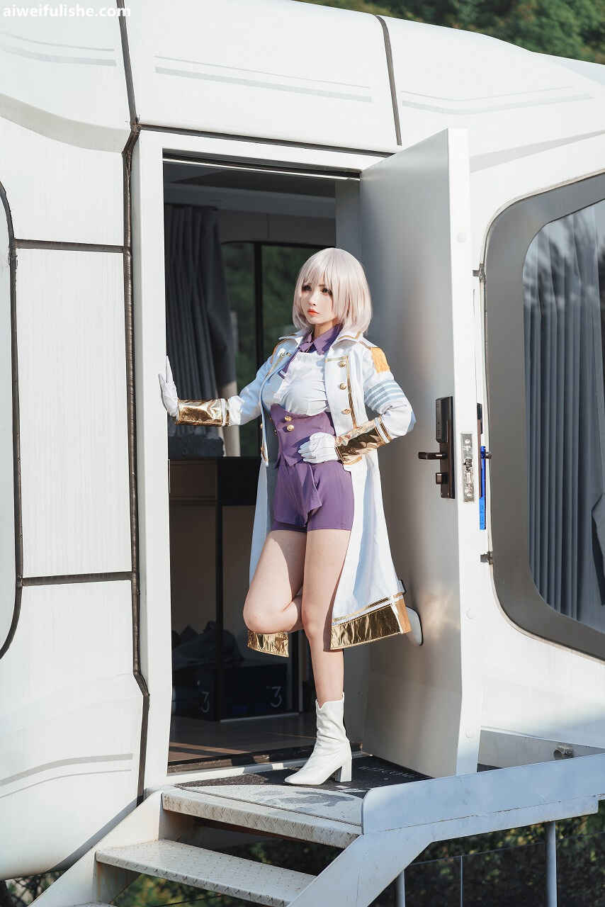 rioko凉凉子 - 电光机王 貉[51P8V-1.58GB] cosplay美女-第2张