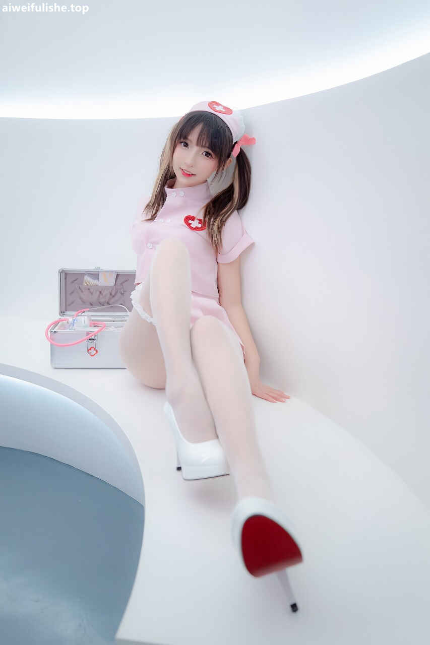 神楽坂真冬 - 白丝护士《心身バラン》[150P2V-493MB] cosplay美女-第1张