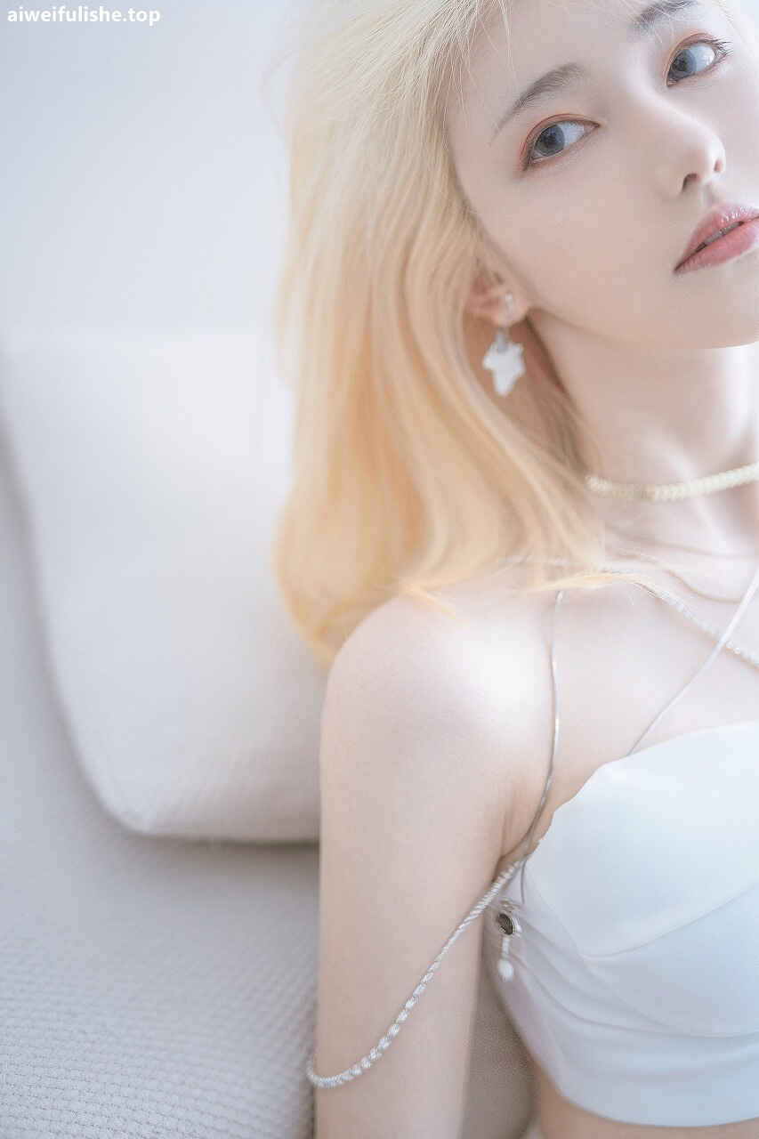南桃Momoko - 白色制服 [9P-25MB] cosplay美女-第3张
