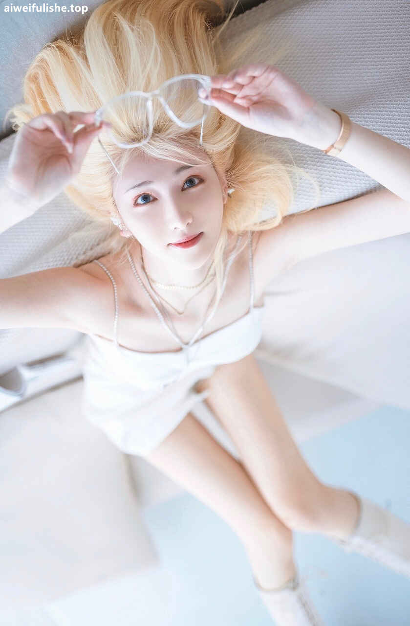 南桃Momoko - 白色制服 [9P-25MB] cosplay美女-第1张
