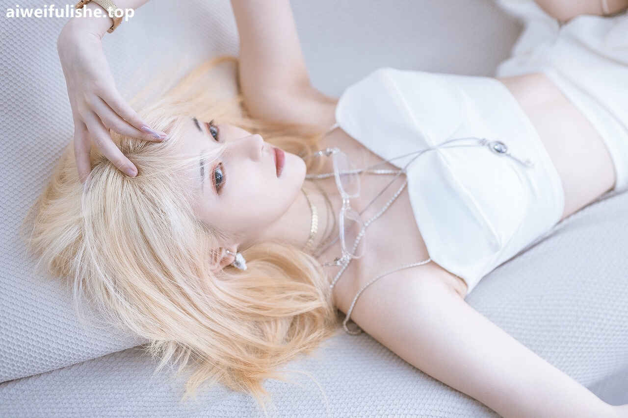 南桃Momoko - 白色制服 [9P-25MB] cosplay美女-第2张