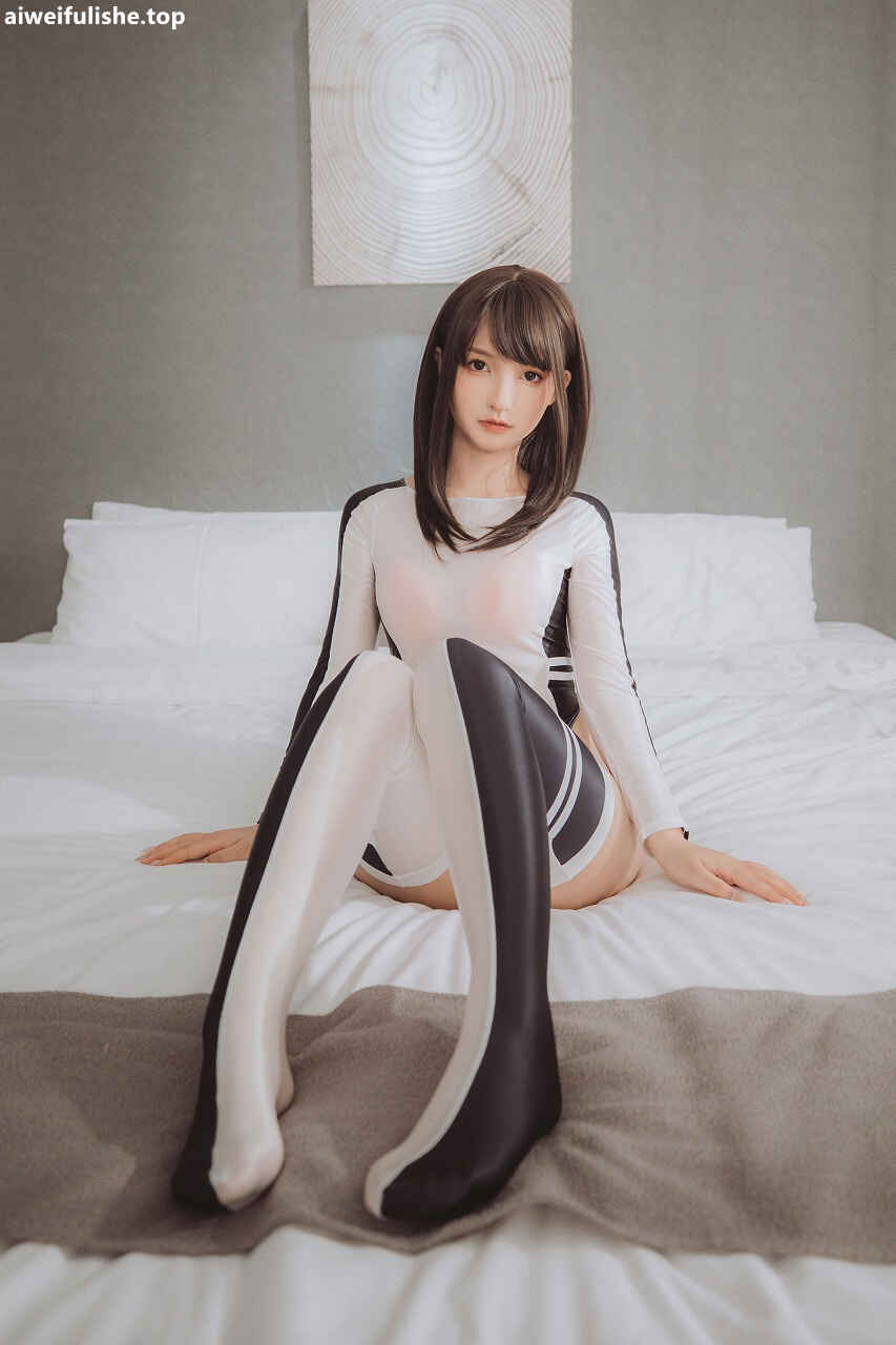神楽坂真冬 - 竞泳主题《水之形2》[150P2V-853MB] cosplay美女-第5张