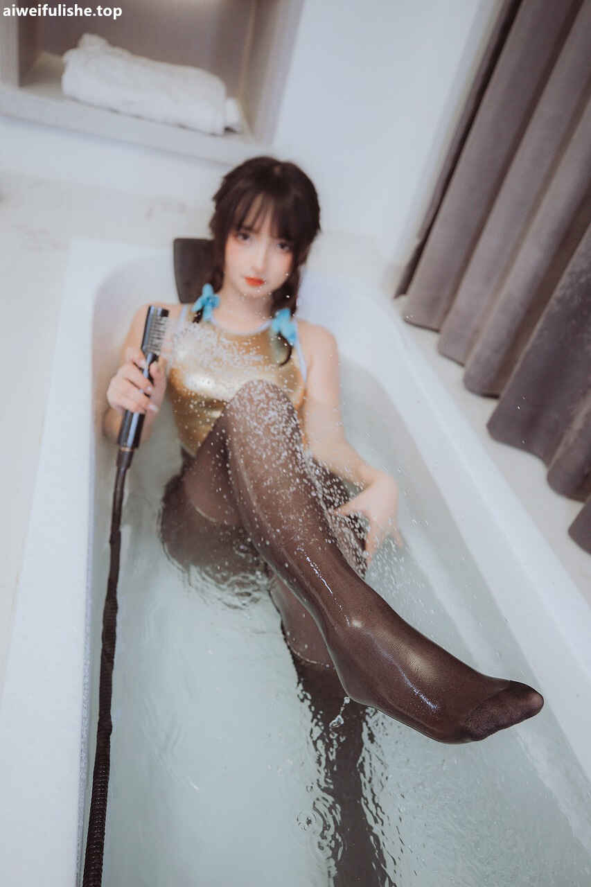 神楽坂真冬 - 竞泳主题《水之形2》[150P2V-853MB] cosplay美女-第3张