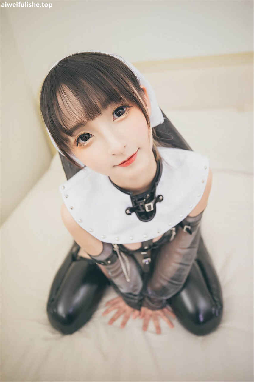 神楽坂真冬 - 《許しの日》苦行修女 [150P2V-1.06GB] cosplay美女-第1张