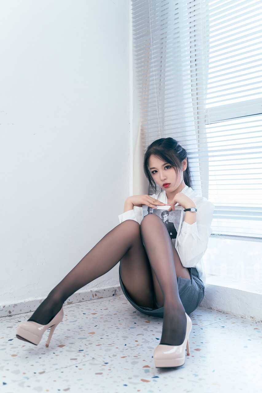 轩萧学姐-OL [34P-557MB] 网红福利-第5张
