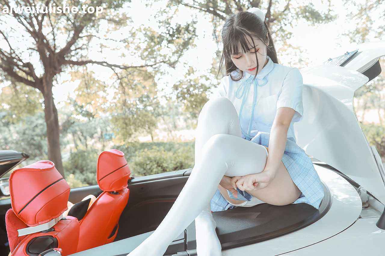 不呆猫-白丝过膝袜 [21P12V-209MB] 网红福利-第1张
