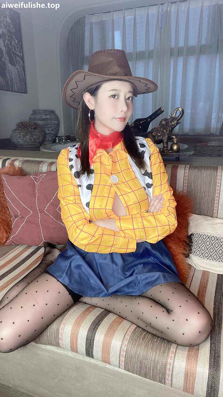 奈汐酱nice-25号自拍本 胡迪 [55P1V-302MB] cosplay美女-第1张