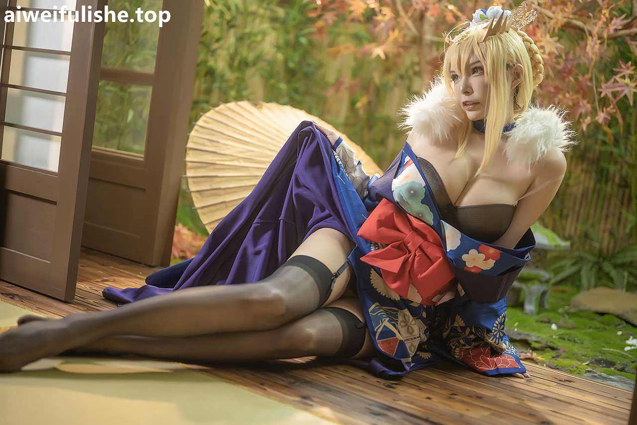 秋和柯基-白枪呆[46P1V-1.82G] cosplay美女-第1张