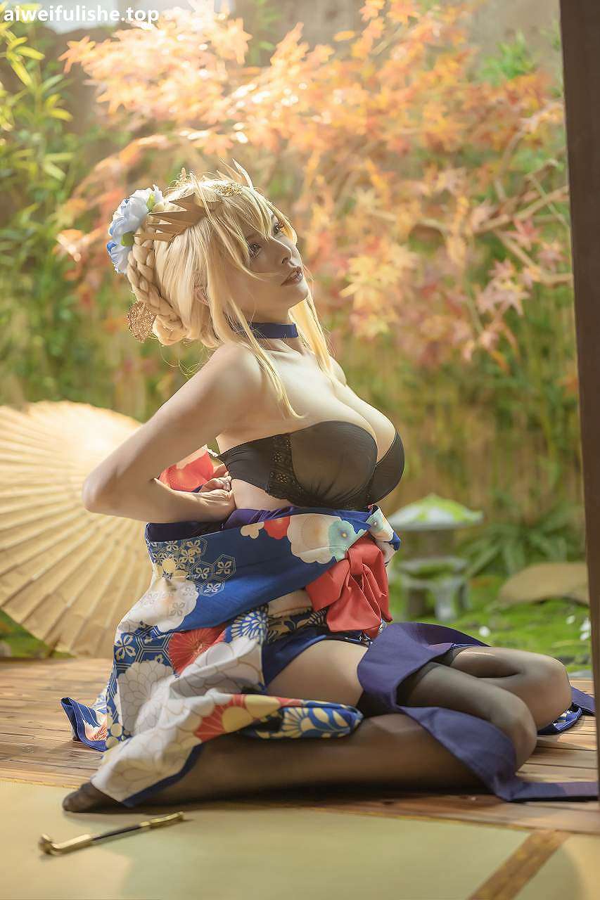 秋和柯基-白枪呆[46P1V-1.82G] cosplay美女-第3张