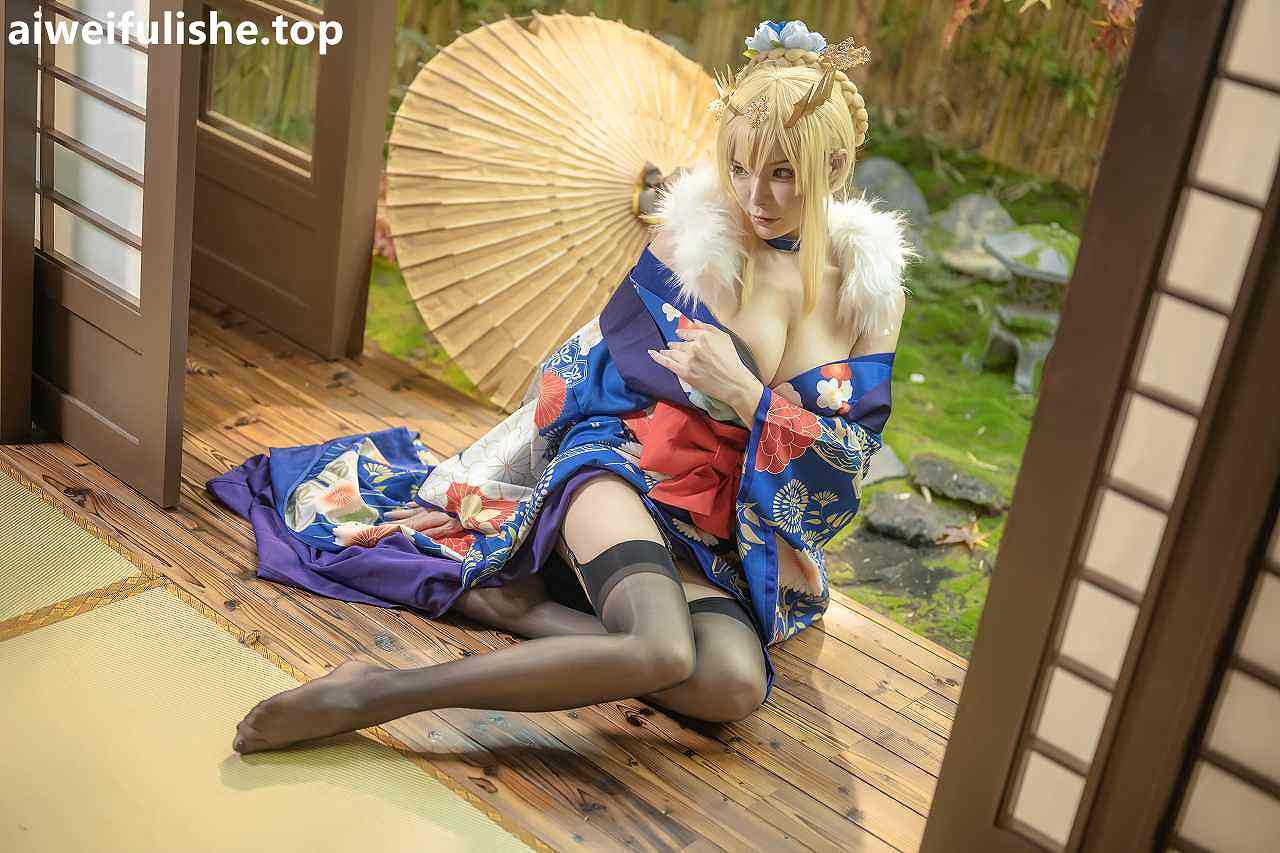 秋和柯基-白枪呆[46P1V-1.82G] cosplay美女-第4张