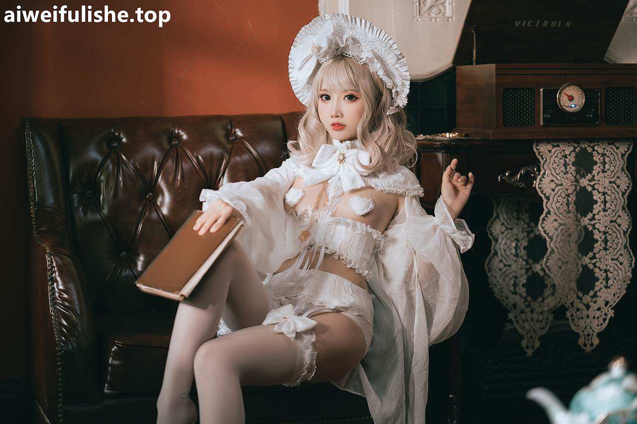 面饼仙儿-法兰西YasahimeLO[36P-493MB] cosplay美女-第1张