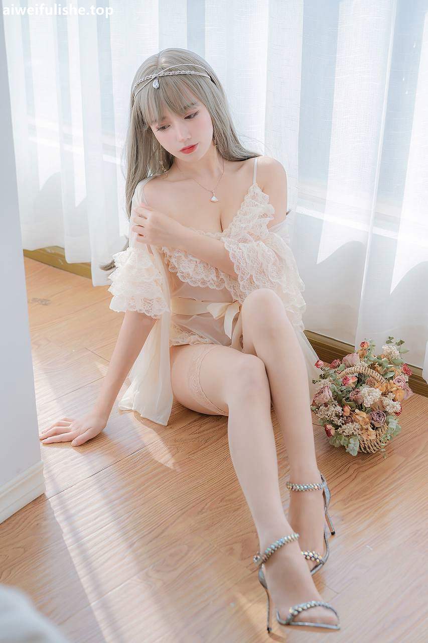 过期米线线喵-凡尔赛公主 [52P-80MB] cosplay美女-第4张