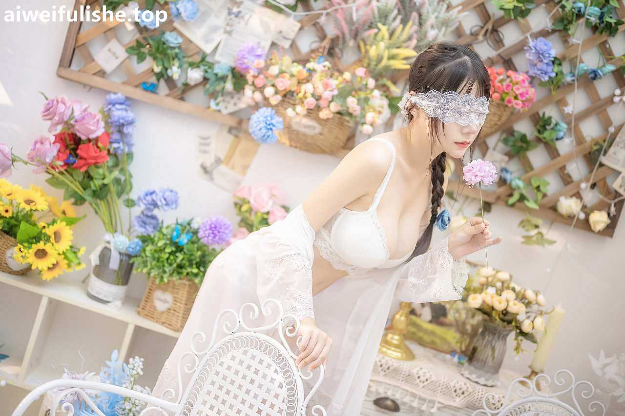 香草喵露露-白色花房 [49P2V-1.14GB] 网红福利-第5张