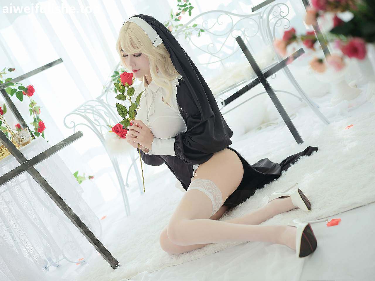 一米八的大梨子-修女 [36P-118MB] cosplay美女-第1张