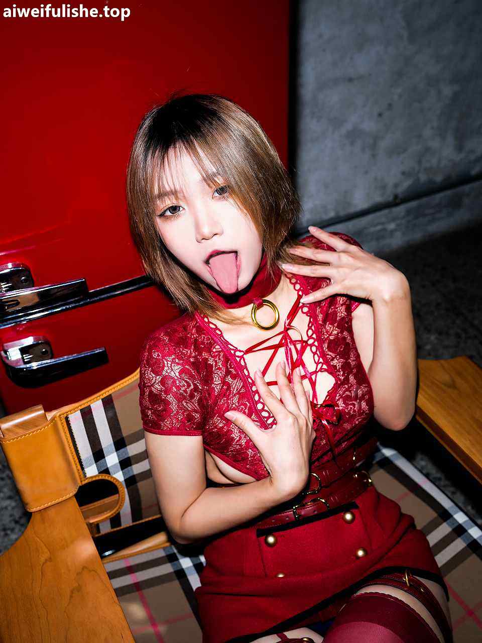 柒柒要乖哦-红 [58P-1.50GB] 丝袜写真-第2张
