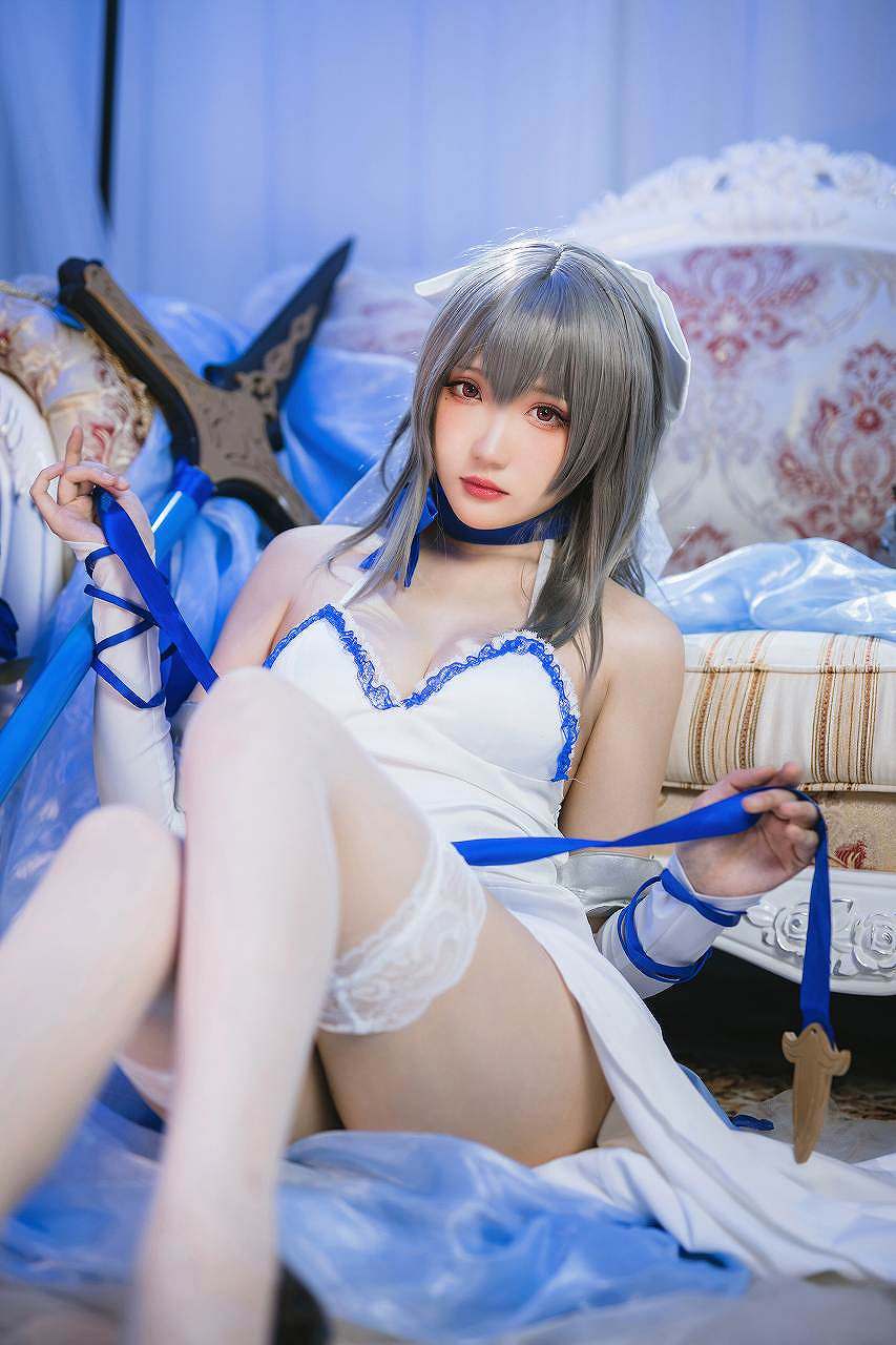 瓜希酱-路易九世礼服 [22P-122MB] 性感诱惑-第2张