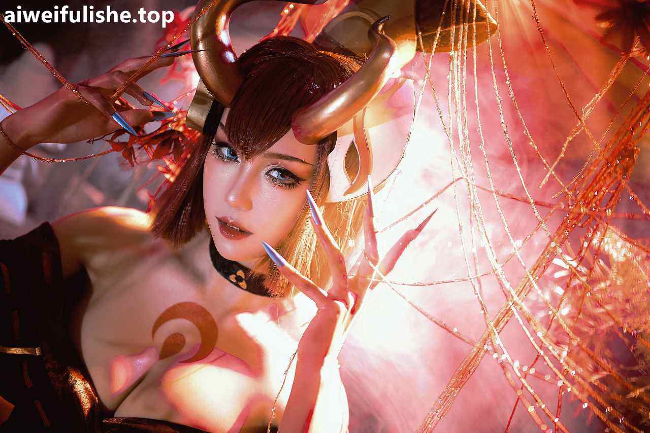 瓦斯塔亚小龙虾-猩红之月伊芙琳 [12P-265MB] cosplay美女-第1张