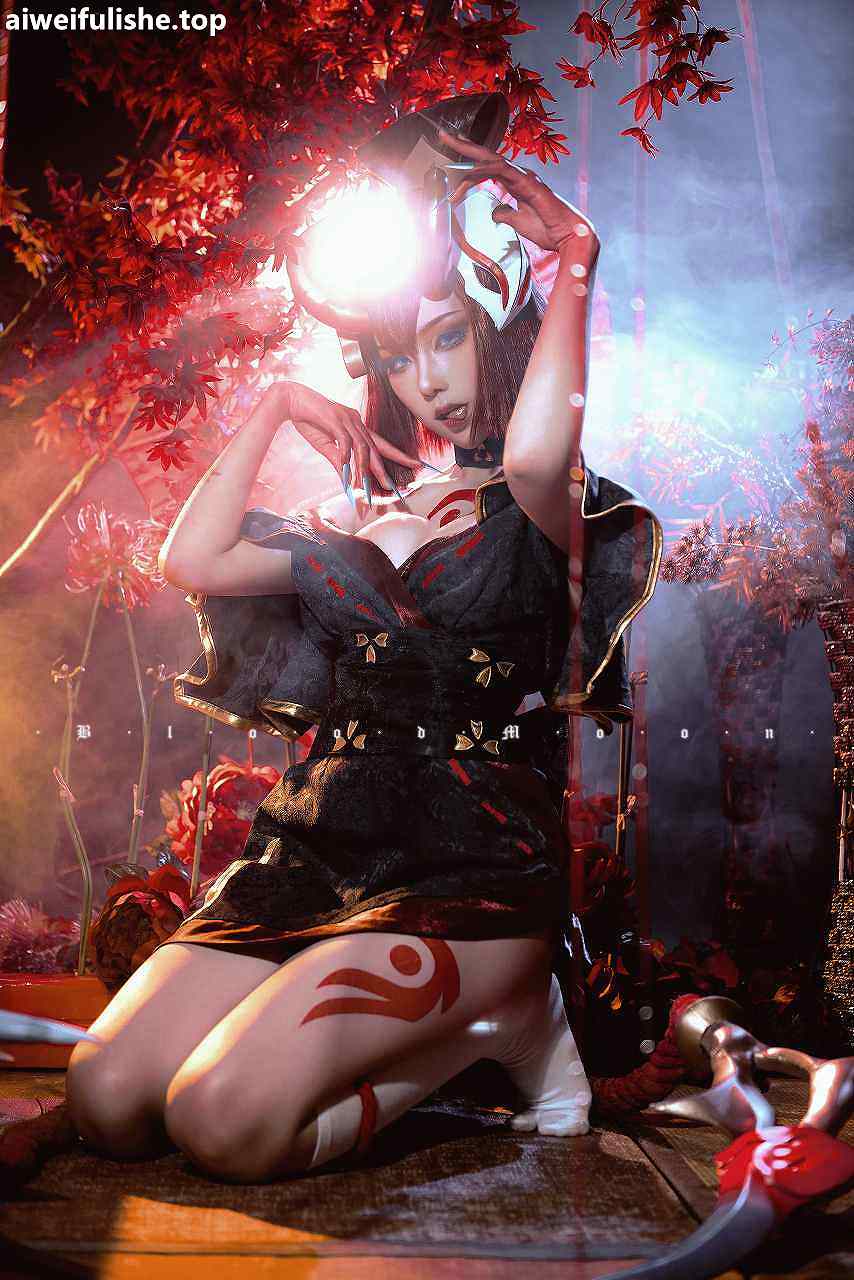瓦斯塔亚小龙虾-猩红之月伊芙琳 [12P-265MB] cosplay美女-第3张