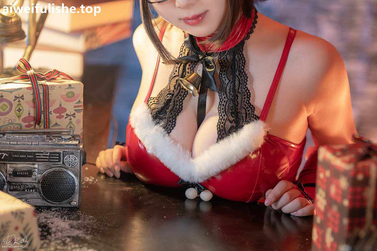 皮皮奶可可爱了啦-圣诞痴女 [60P1V-1.12GB] 丰满-第5张