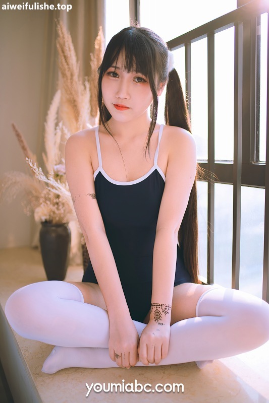 [YOUMI尤蜜]不呆猫-盛夏死库水  [25P-385MB] 死库水-第2张