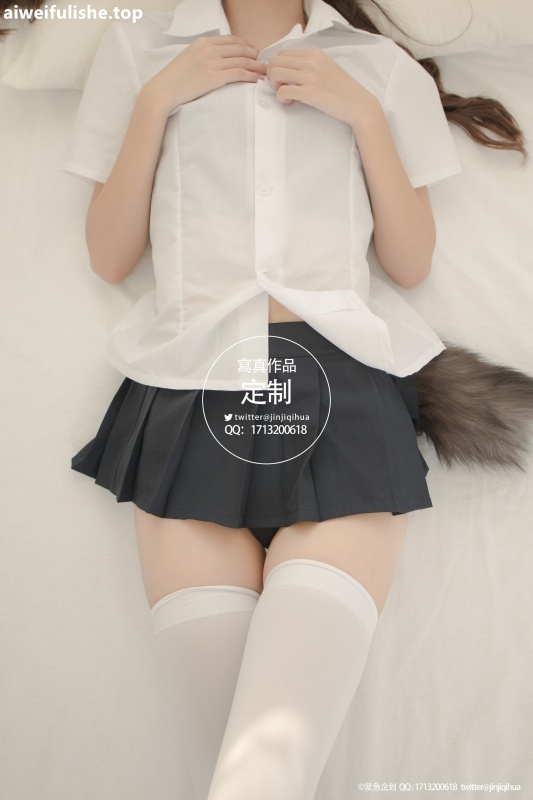 紧急企划-一只喵喵梓 白丝jk制服 [68P1V-1.1GB] JK制服-第6张