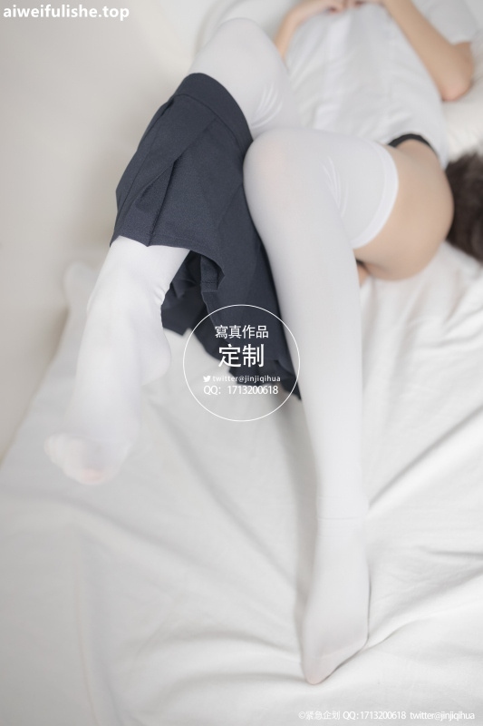 紧急企划-一只喵喵梓 白丝jk制服 [68P1V-1.1GB] JK制服-第4张