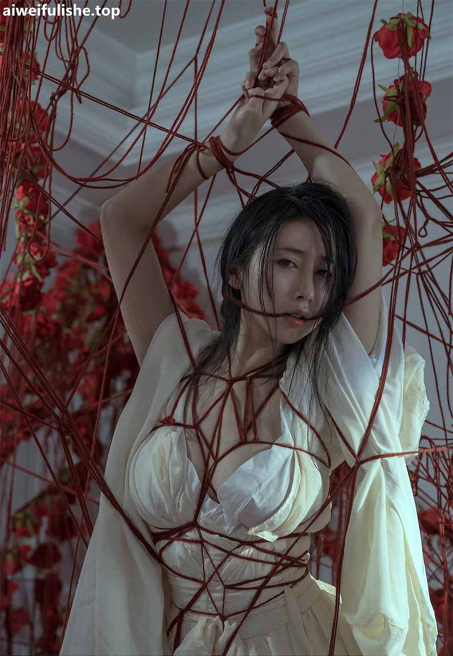 云溪溪奶桃-囚鸟[64P-15MB] 丰满-第6张