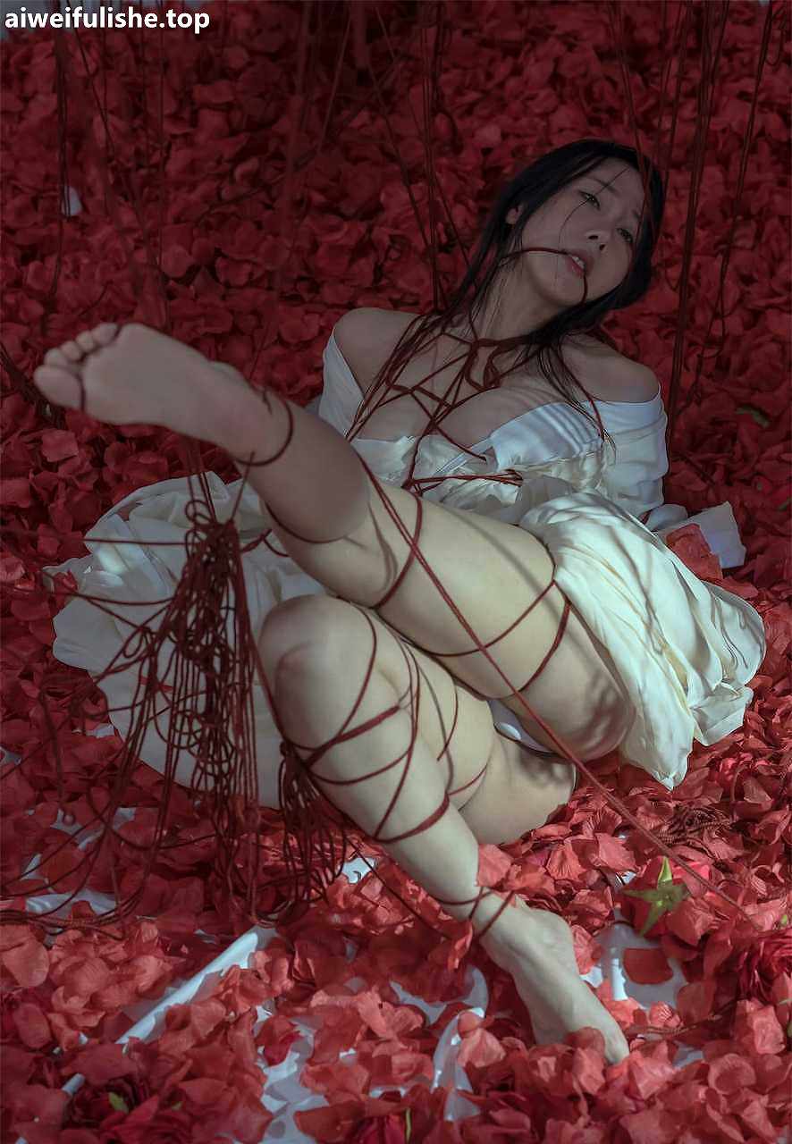云溪溪奶桃-囚鸟[64P-15MB] 丰满-第4张