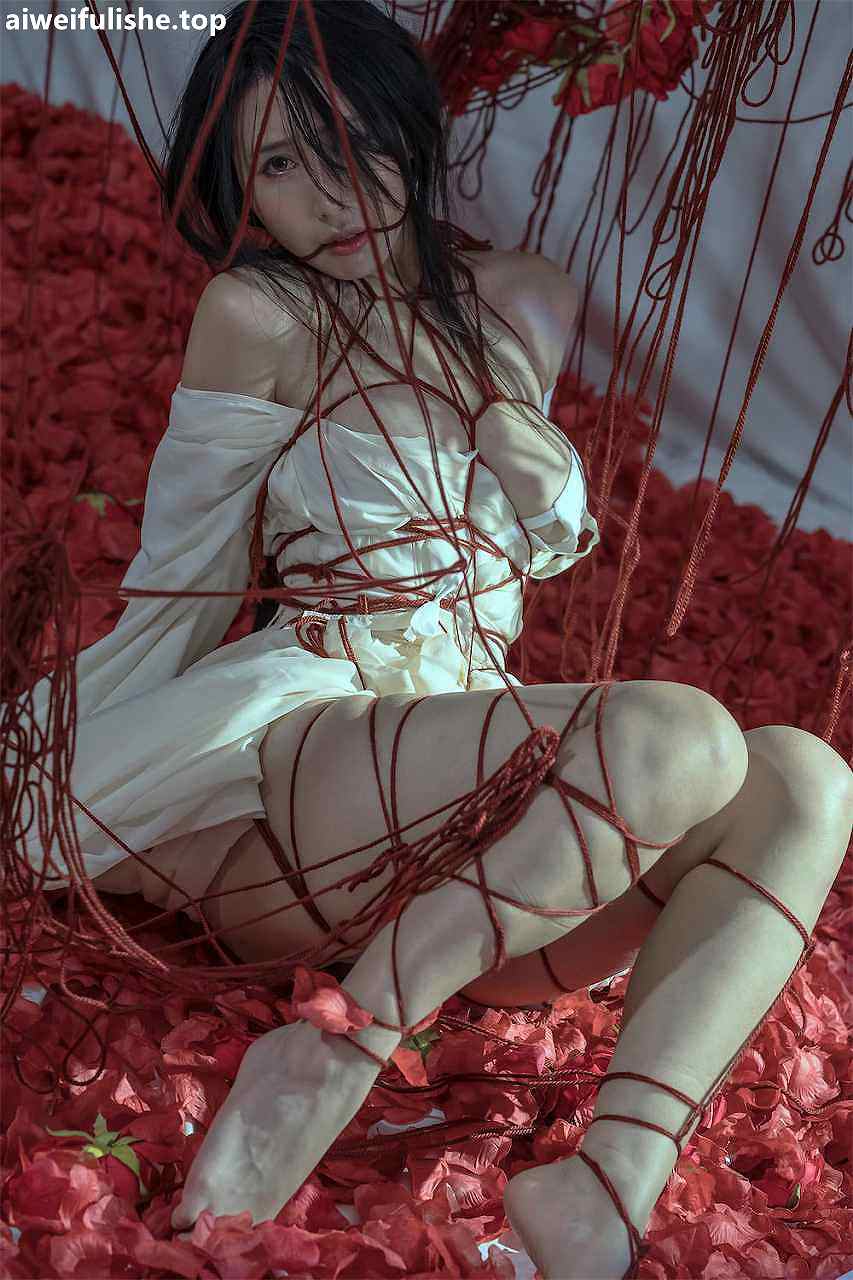 云溪溪奶桃-囚鸟[64P-15MB] 丰满-第6张