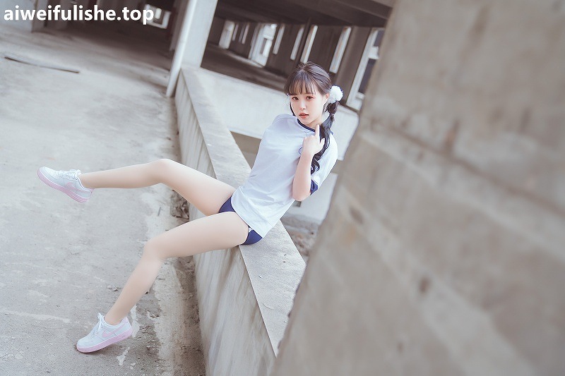 晕崽Zz-工地日记 [70P1V-1.34GB] 体操服-第4张
