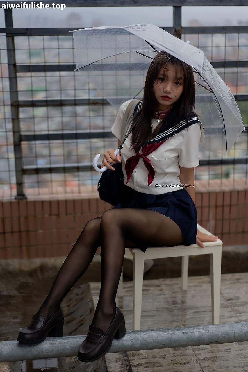 柒柒要乖额-天台学姐[80P1V-928MB] JK制服-第2张