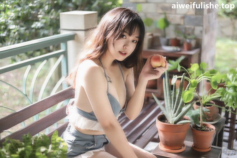 奇行家狗崽-桃子听蝉 [22P-277MB] 丰满-第3张