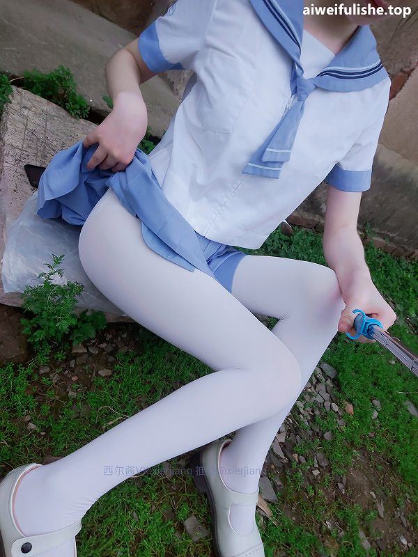 西尔酱-青草水手服 [74P1V-695MB] JK制服-第1张