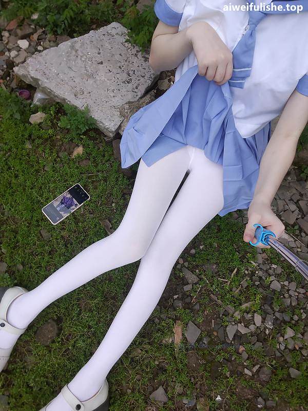 西尔酱-青草水手服 [74P1V-695MB] JK制服-第3张