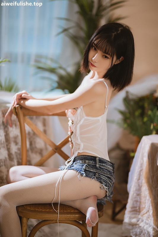 许岚LAN-少女纯欲牛仔短裤 [40P-555MB] 微乳-第4张