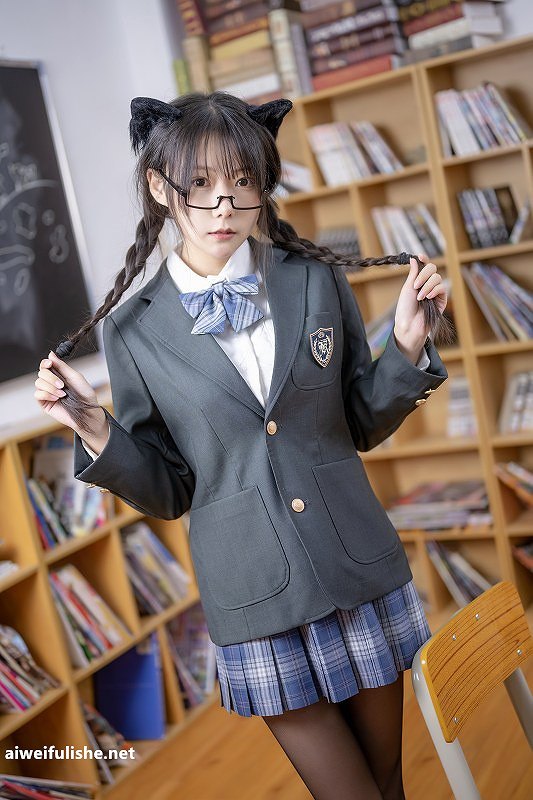 香草喵露露-小露乱撞 jk制服[35p893M] JK制服-第2张