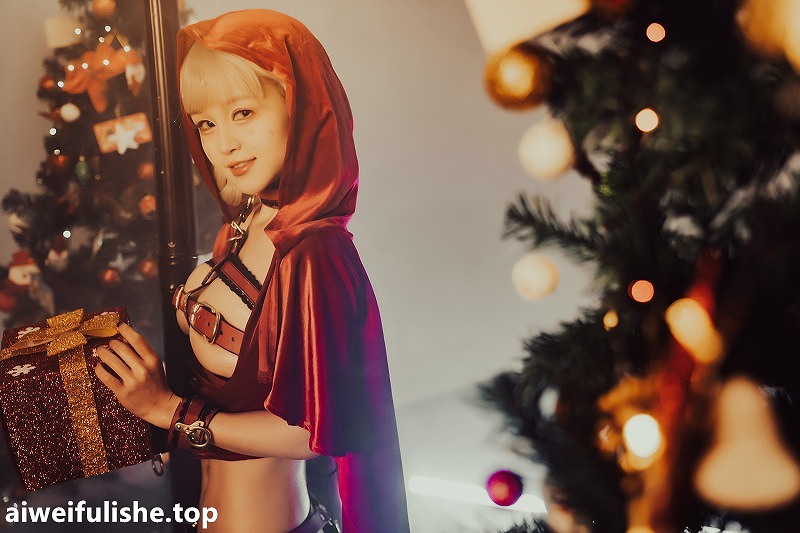 晕崽Zz-圣诞小红帽 [46P1V-847MB] cosplay美女-第7张