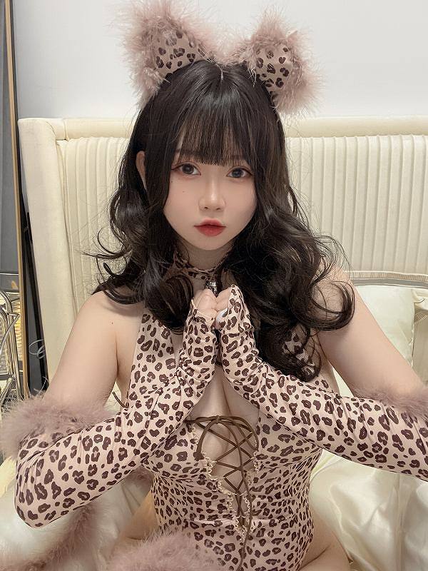 是依酱呀-豹女 [40P3V-203MB] 丰满-第4张