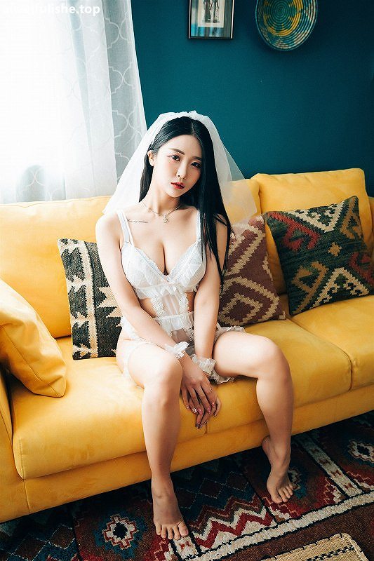 韩国美女Bomi-[Loozy] Holiday [94P-137MB] 婚纱-第7张