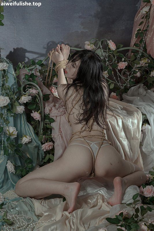 云溪溪 奶桃-玫瑰绳艺 [50P1V-933MB] cosplay美女-第2张