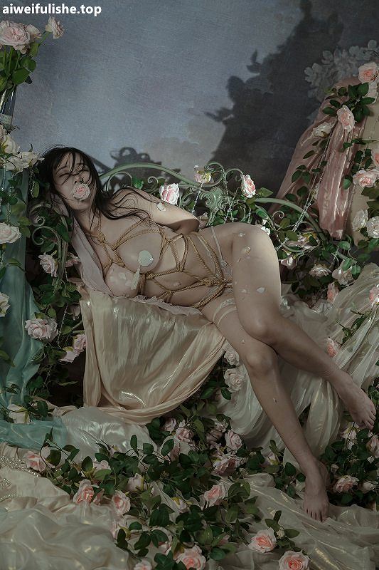 云溪溪 奶桃-玫瑰绳艺 [50P1V-933MB] cosplay美女-第6张