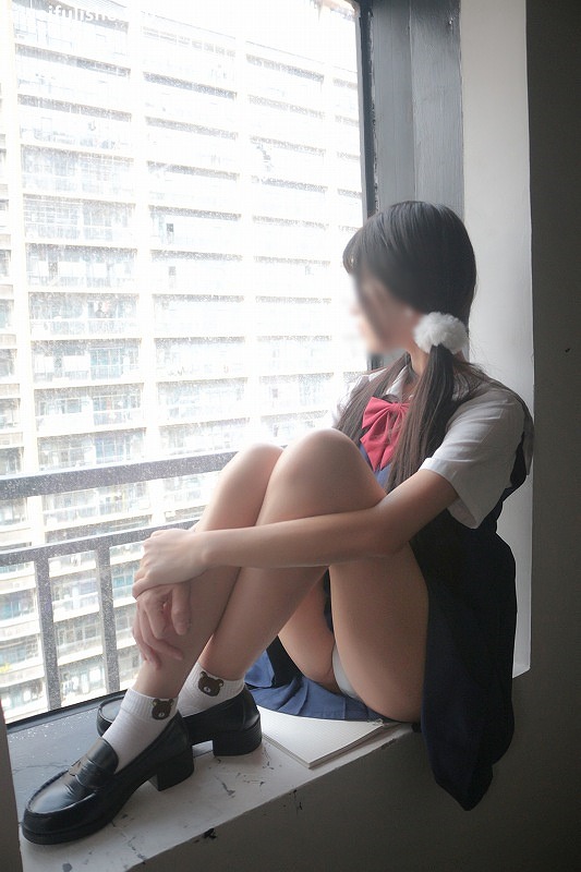 是暖暖呀-楼道阳光 [13P-80MB] 清纯可爱-第5张