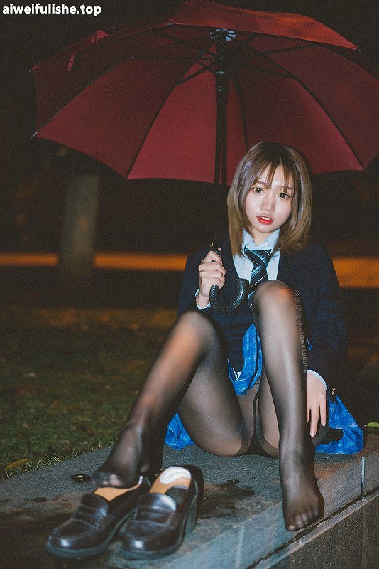 柒柒要乖哦-深夜公园JK [35P-311MB] JK制服-第2张