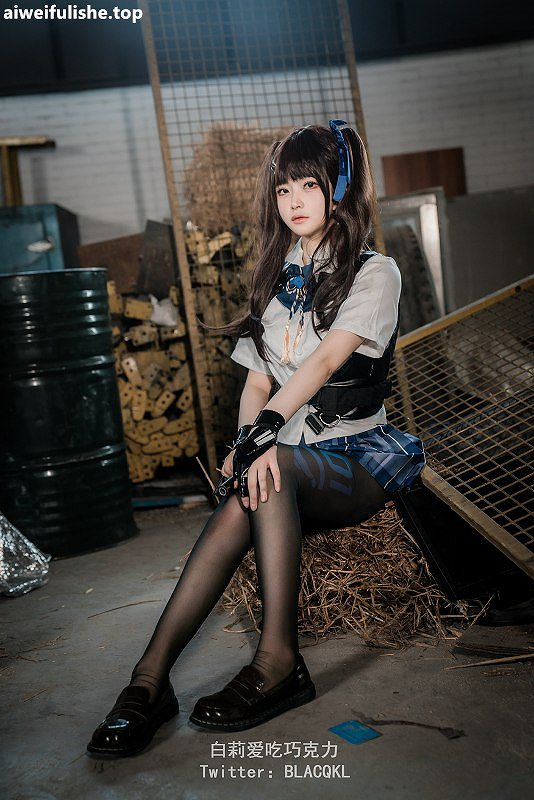 白莉爱吃巧克力-关小雨[31P117M] cosplay美女-第2张